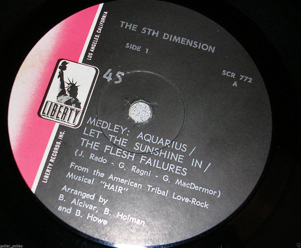 The Fifth Dimension : Aquarius/Let The Sunshine In / Don'tcha Hear Me Callin' To Ya (7")