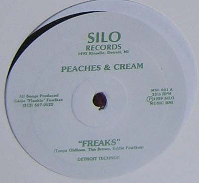 Peaches & Cream (2) / Ski (3) : Freaks / Paper Chasing (12")